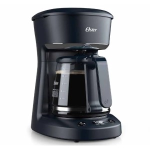Cafetera programable Oster de 12 tazas negra con auto apagado