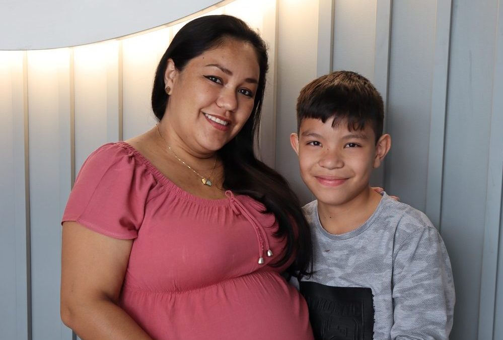 Jessica Justiniano, mamá que genera sus ingresos desde casa, en Santa Cruz